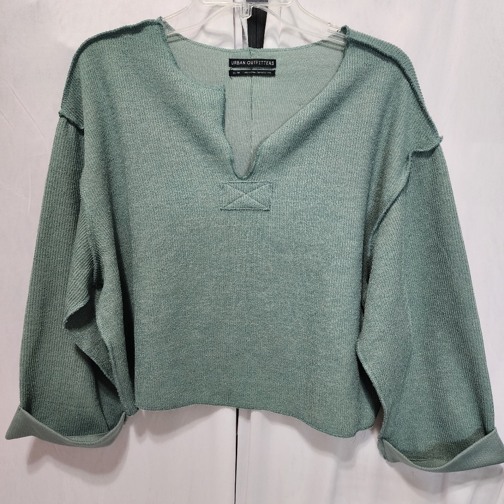 Urban Outfitter Notch Neck Sweater size XS Tp